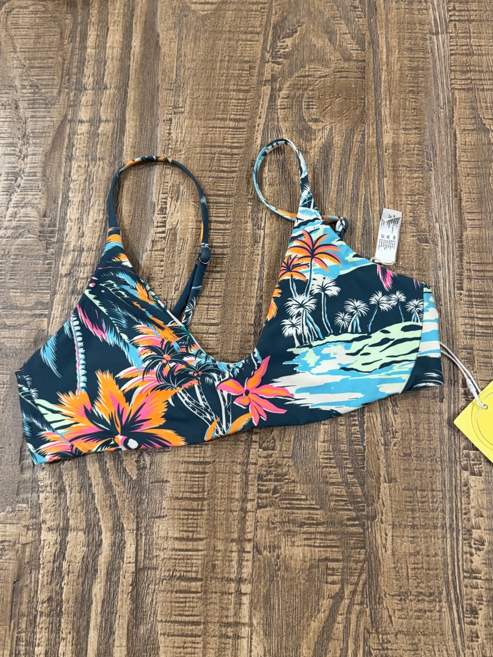 (TOP) Maaji Funky Fiesta Creta Reversible Bikini Top- Medium.